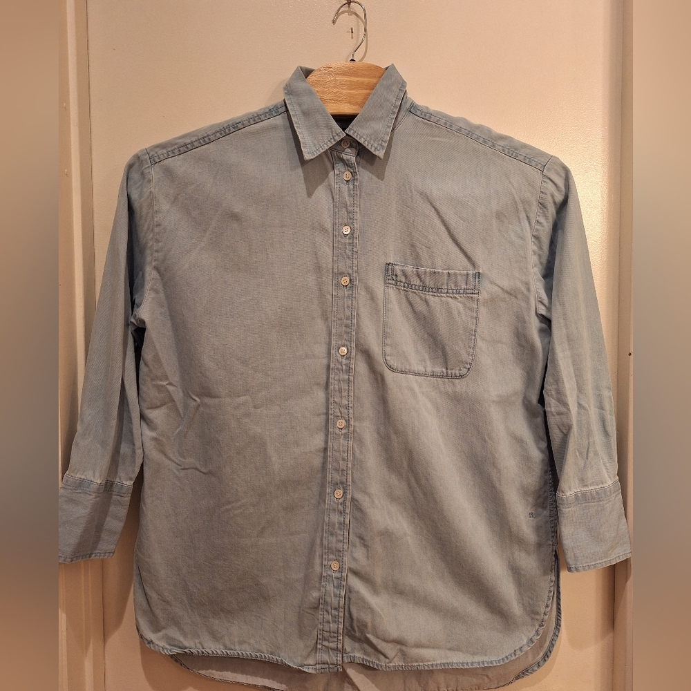 Banana Republic Men's Large Denim Untucked Fit 100% Cotton Long Sleeve Shirt